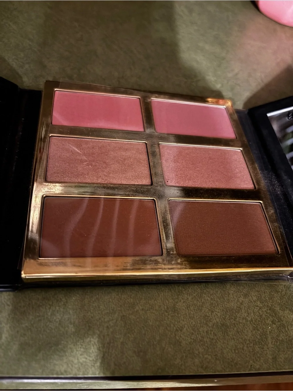 tarte Tarteist PRO Glow Palette in Black and Gold